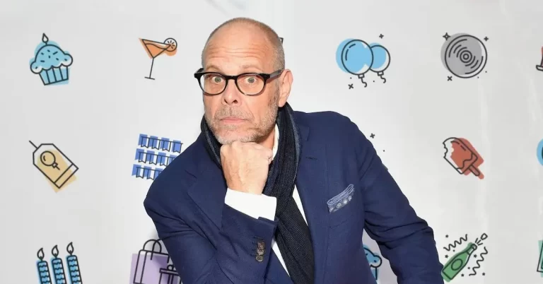 Alton Brown Net Worth 2022