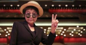 Yoko Ono Net Worth 2023